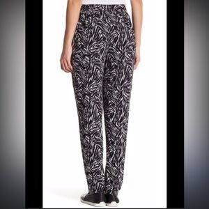Style & Co graphic black white zebra print wide leg pull on pants poly spandex L